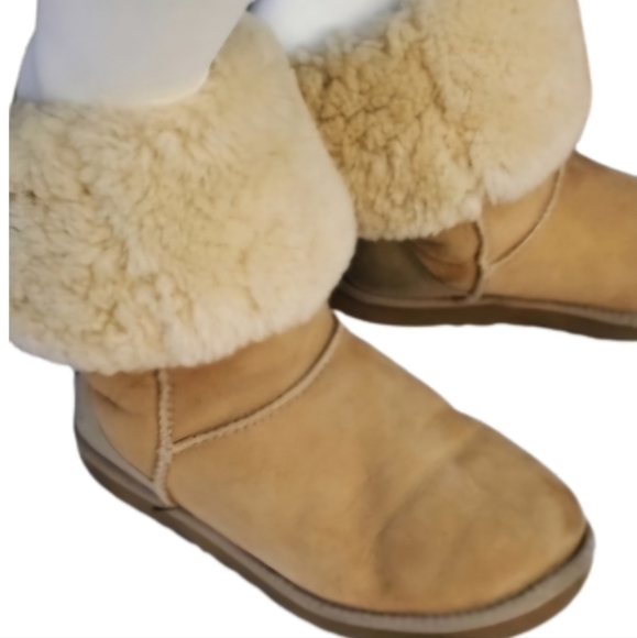 Ugg fold over‎ shortie boots 6 - Picture 1 of 12